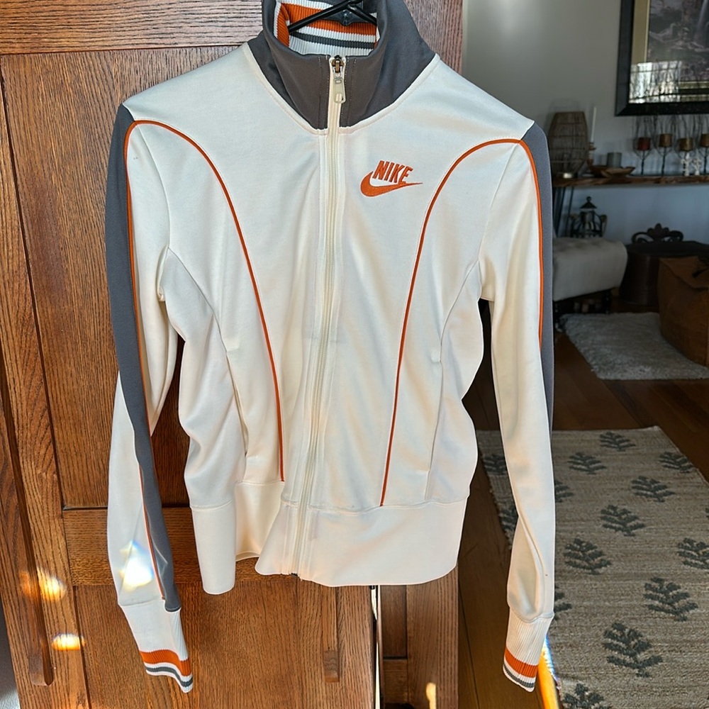 Embroidered Nike jacket in great condition